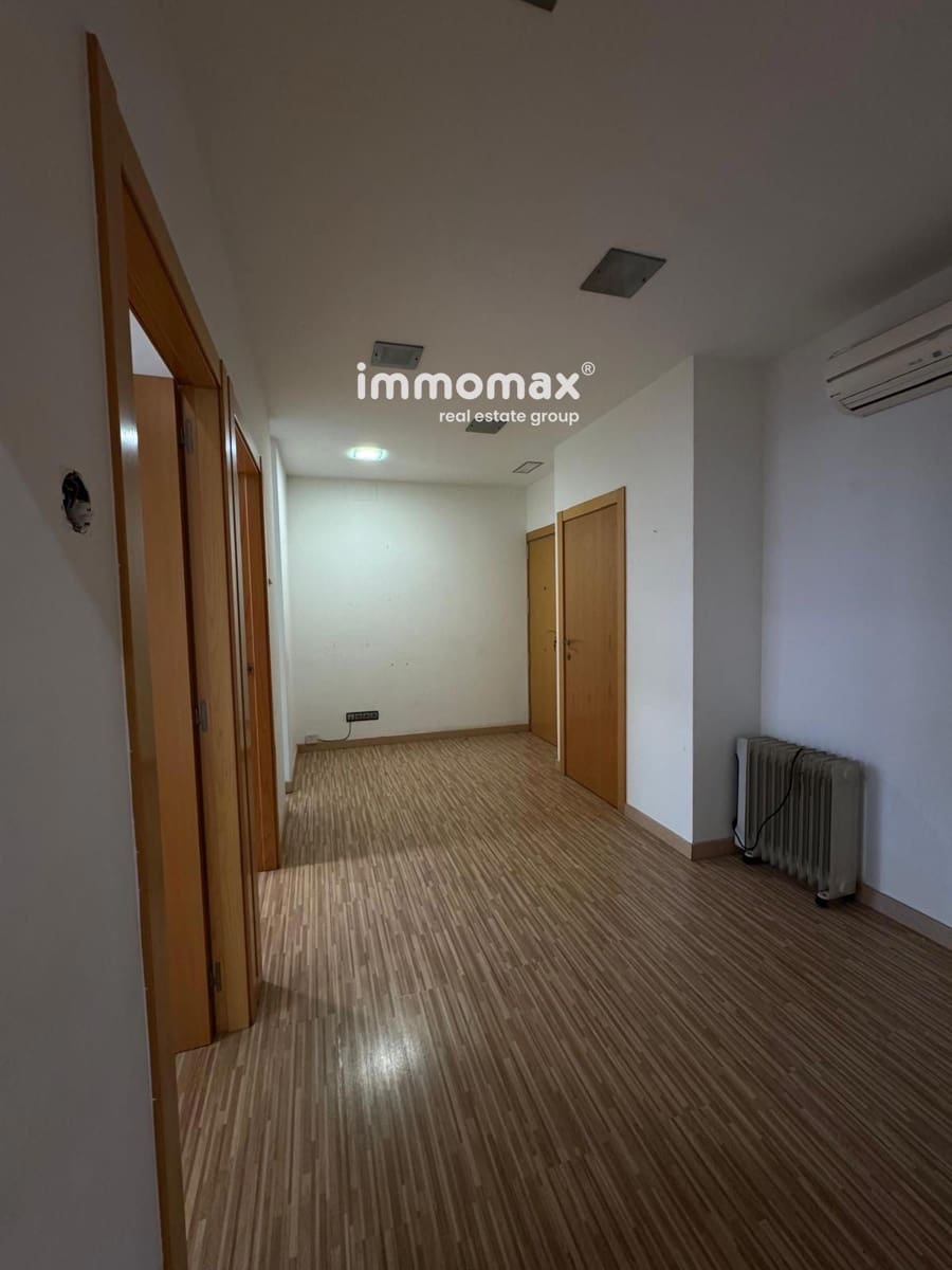 Commercial for rent in Castelldefels - € 850 (Ref: 9848367)
