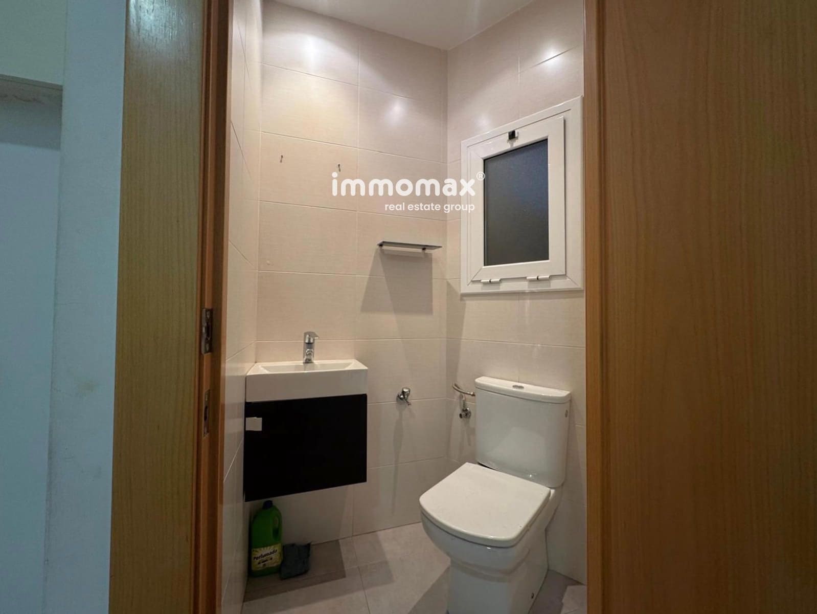 Commercial for rent in Castelldefels - € 850 (Ref: 9848367)