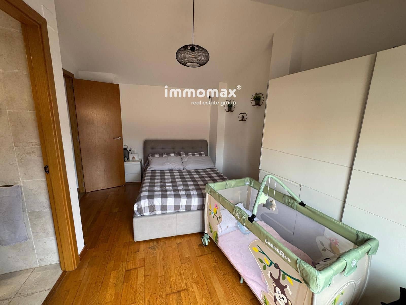 2 soveværelse Lejlighed til salg i Sant Boi de Llobregat med garage - € 365.000 (Ref: 9850584)