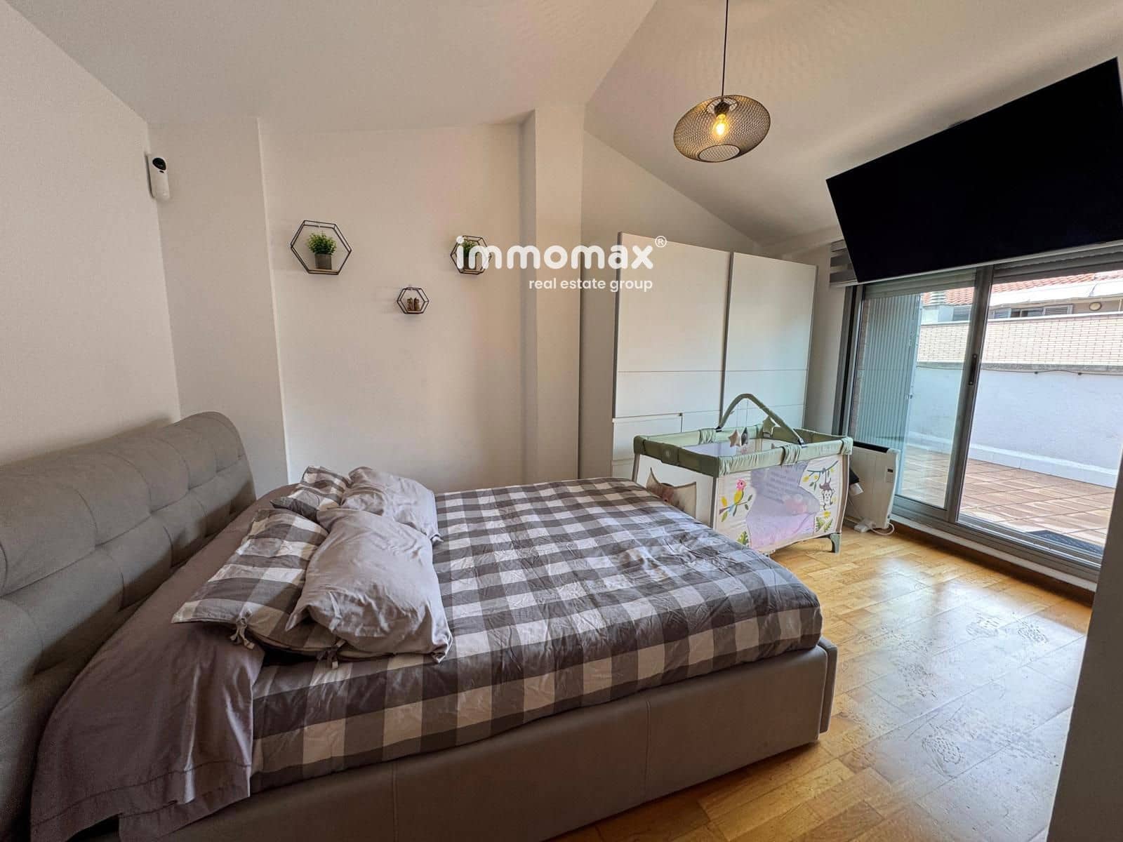 2 soveværelse Lejlighed til salg i Sant Boi de Llobregat med garage - € 365.000 (Ref: 9850584)