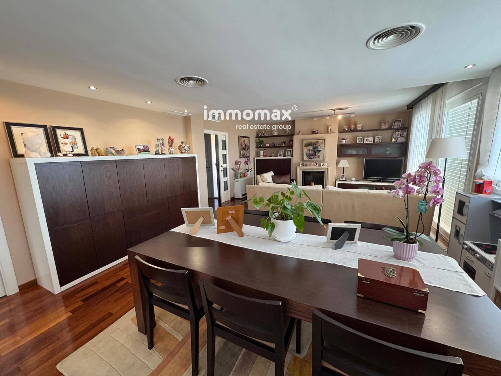4 soveværelse Villa til salg i Sant Boi de Llobregat med swimmingpool garage - € 1.285.000 (Ref: 9854621)