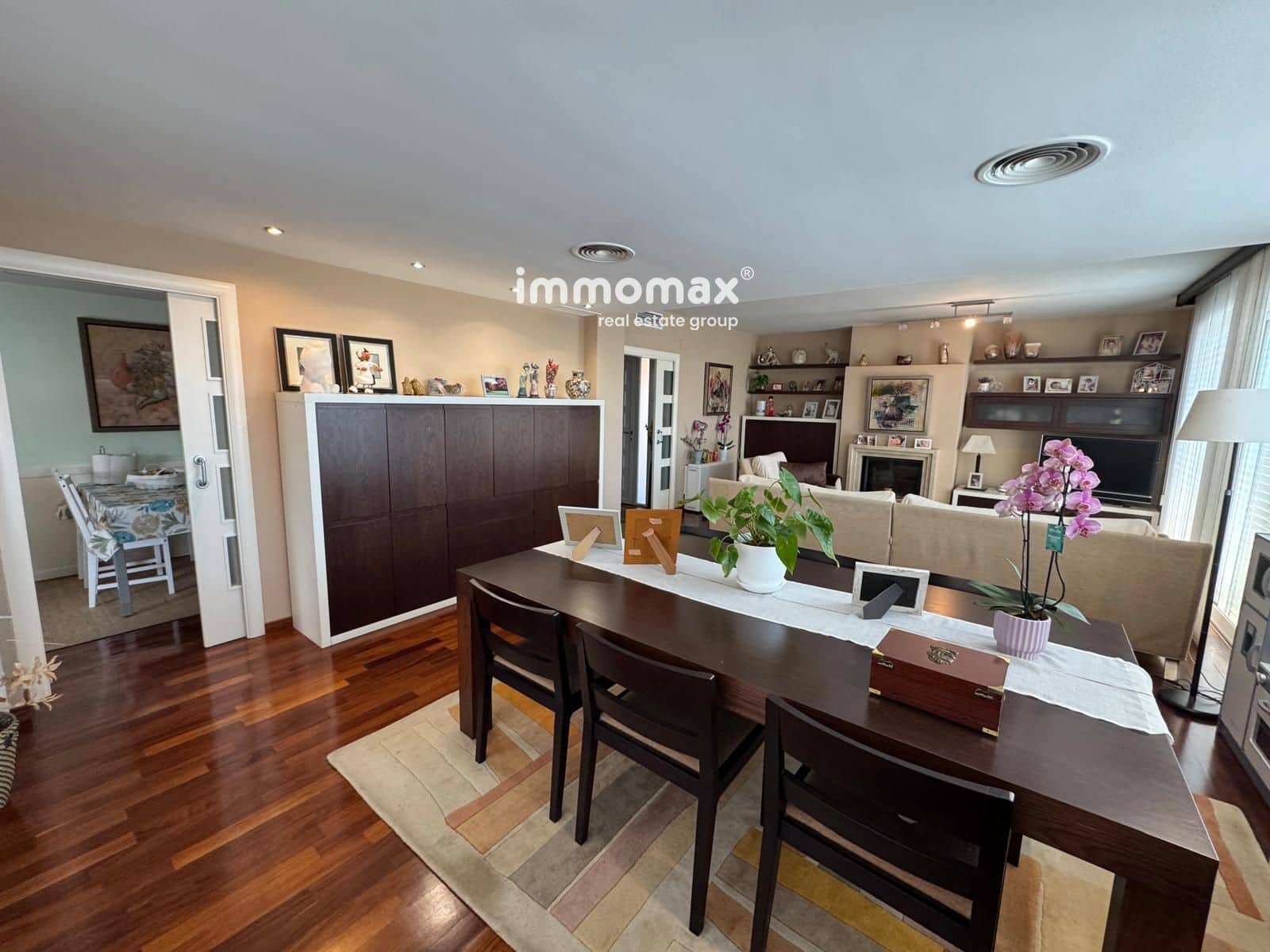 4 soveværelse Villa til salg i Sant Boi de Llobregat med swimmingpool garage - € 1.285.000 (Ref: 9854621)