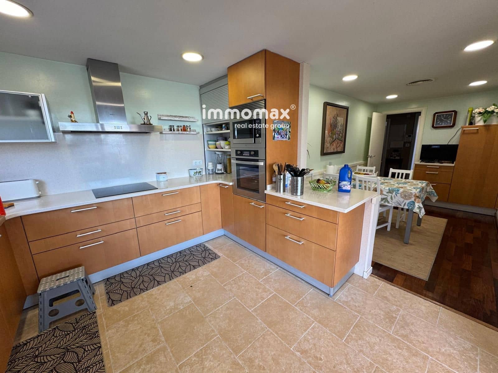 4 soveværelse Villa til salg i Sant Boi de Llobregat med swimmingpool garage - € 1.285.000 (Ref: 9854621)