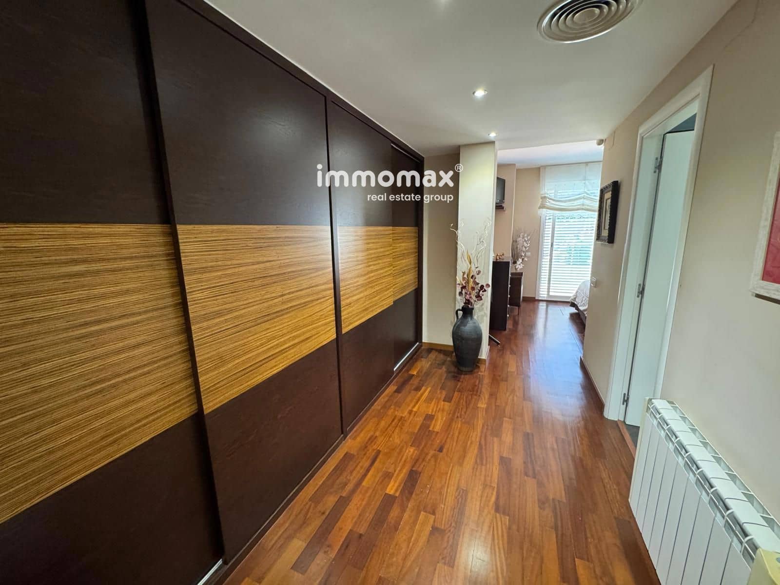 4 soveværelse Villa til salg i Sant Boi de Llobregat med swimmingpool garage - € 1.285.000 (Ref: 9854621)