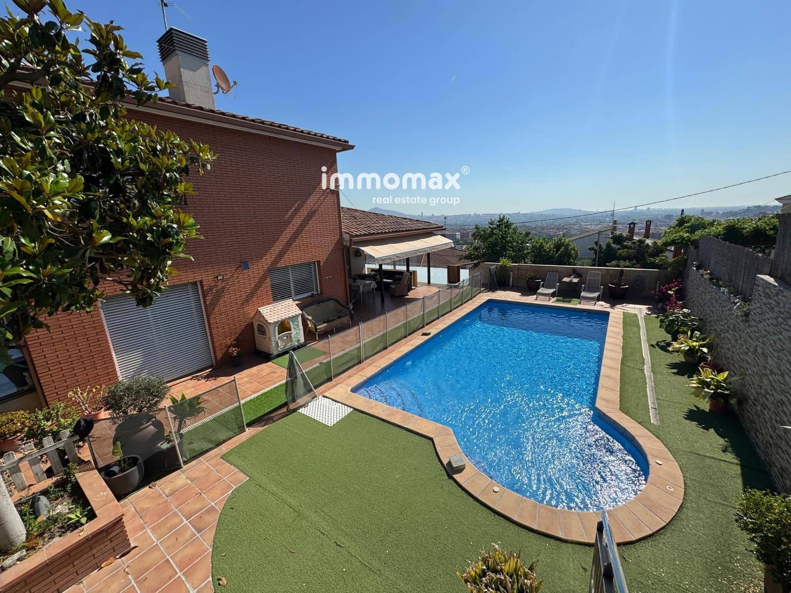 4 soveværelse Villa til salg i Sant Boi de Llobregat med swimmingpool garage - € 1.285.000 (Ref: 9854621)