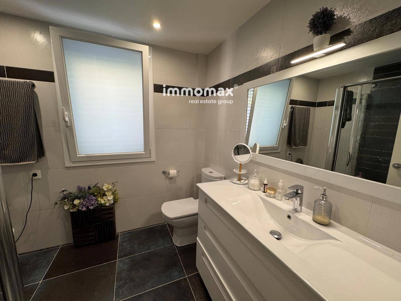 4 soveværelse Villa til salg i Sant Boi de Llobregat med swimmingpool garage - € 1.285.000 (Ref: 9854621)