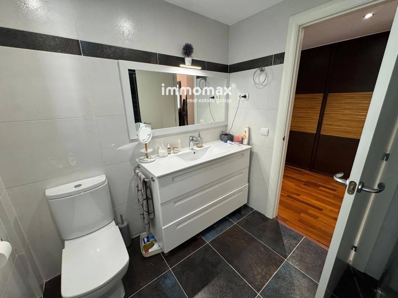 4 soveværelse Villa til salg i Sant Boi de Llobregat med swimmingpool garage - € 1.285.000 (Ref: 9854621)