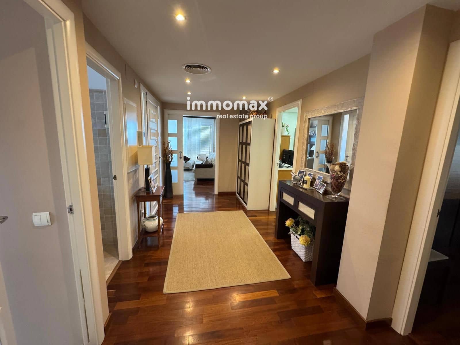 4 soveværelse Villa til salg i Sant Boi de Llobregat med swimmingpool garage - € 1.285.000 (Ref: 9854621)