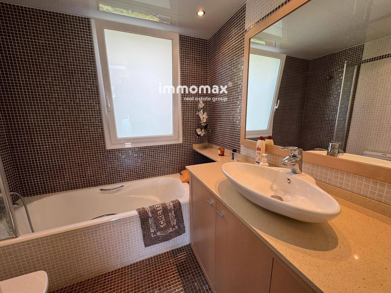 4 soveværelse Villa til salg i Sant Boi de Llobregat med swimmingpool garage - € 1.285.000 (Ref: 9854621)