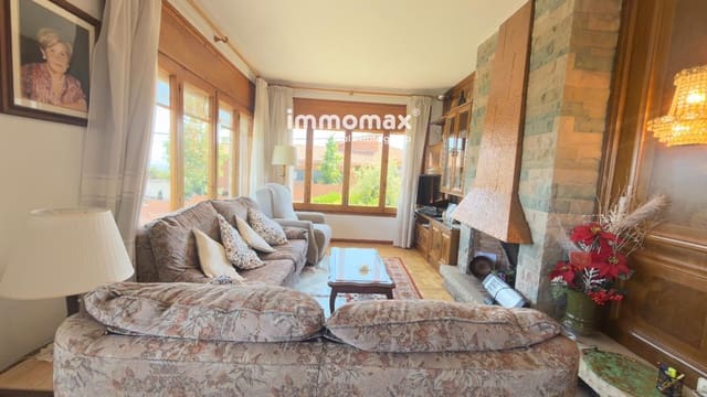 5 chambre Villa/Maison à vendre à Santa Eulàlia de Ronçana avec garage - 549 000 € (Ref: 9858651)