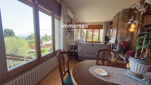 5 chambre Villa/Maison à vendre à Santa Eulàlia de Ronçana avec garage - 549 000 € (Ref: 9858651)