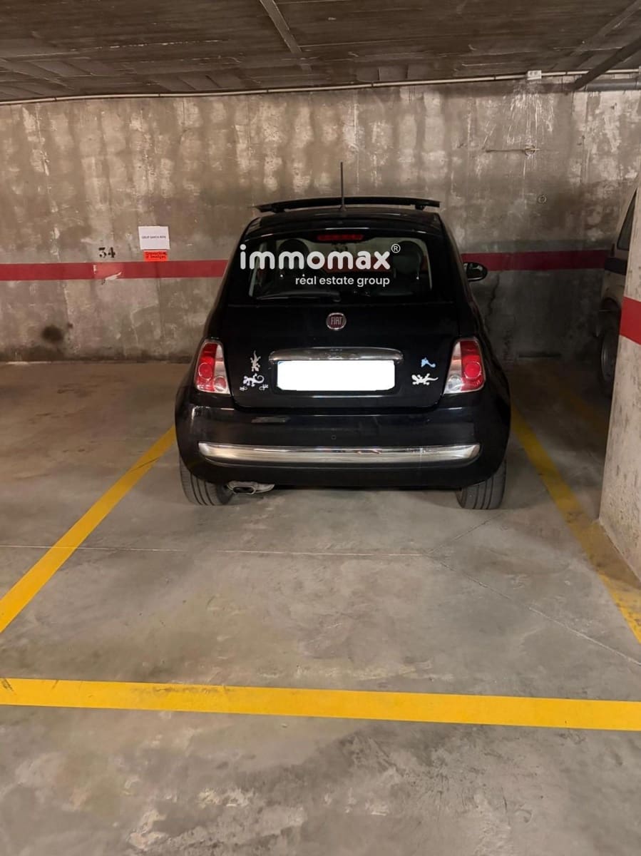 Autotalli myytävänä paikassa Castelldefels - 14 600 € (Ref: 9865535)