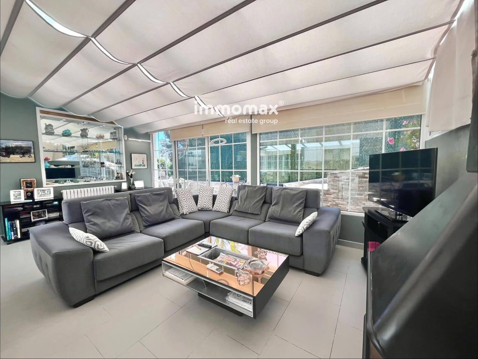 3 bedroom Villa for sale in Castelldefels with pool garage - € 1,300,000 (Ref: 9867808)