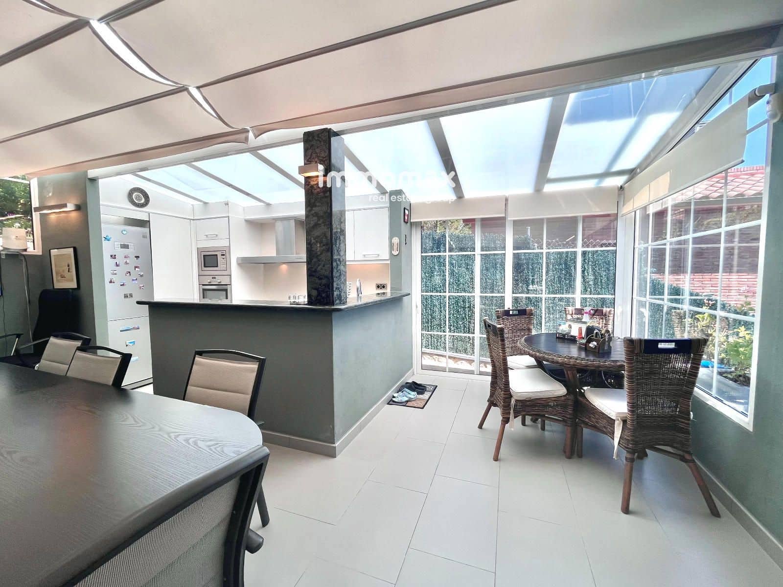 3 bedroom Villa for sale in Castelldefels with pool garage - € 1,300,000 (Ref: 9867808)