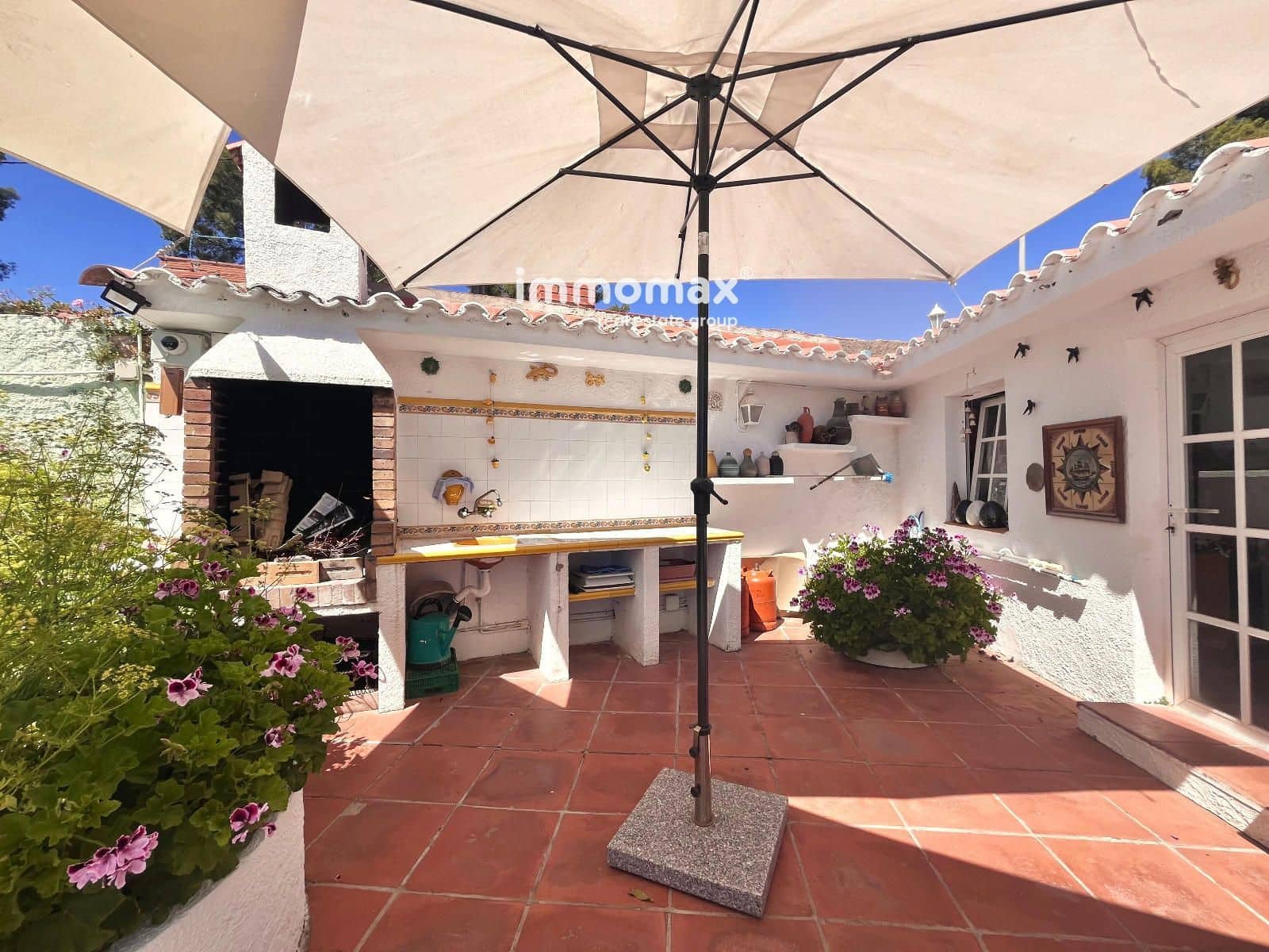 3 bedroom Villa for sale in Castelldefels with pool garage - € 1,300,000 (Ref: 9867808)