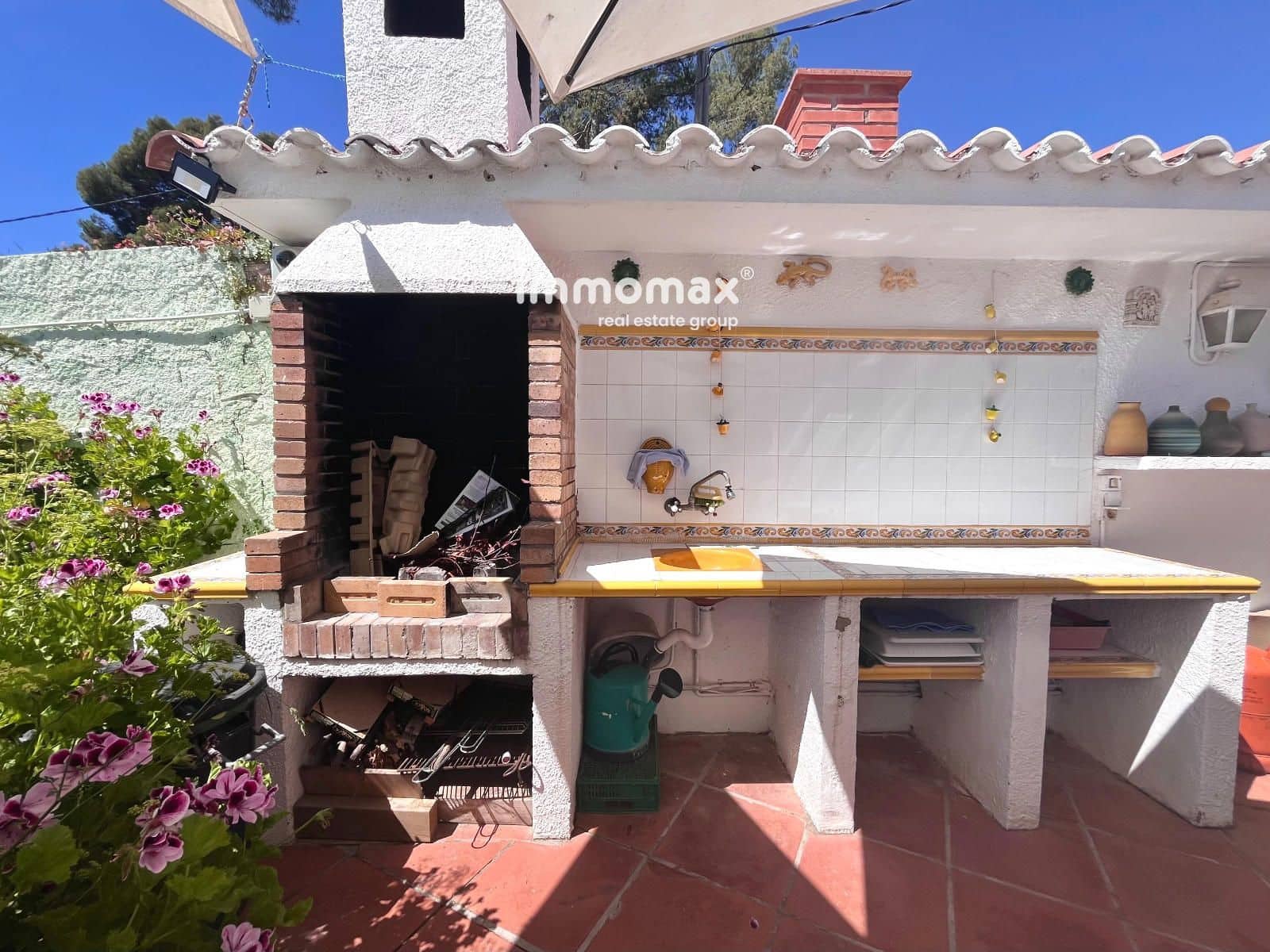 3 bedroom Villa for sale in Castelldefels with pool garage - € 1,300,000 (Ref: 9867808)