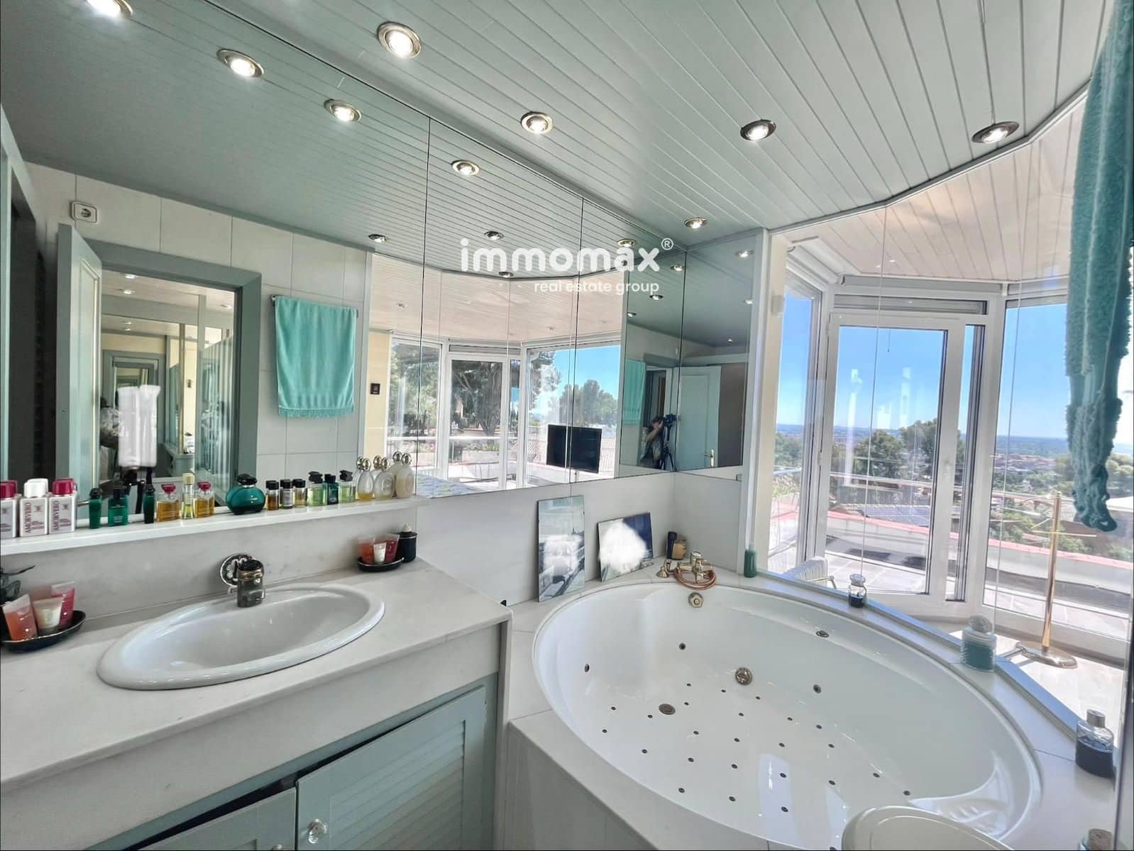 3 bedroom Villa for sale in Castelldefels with pool garage - € 1,300,000 (Ref: 9867808)