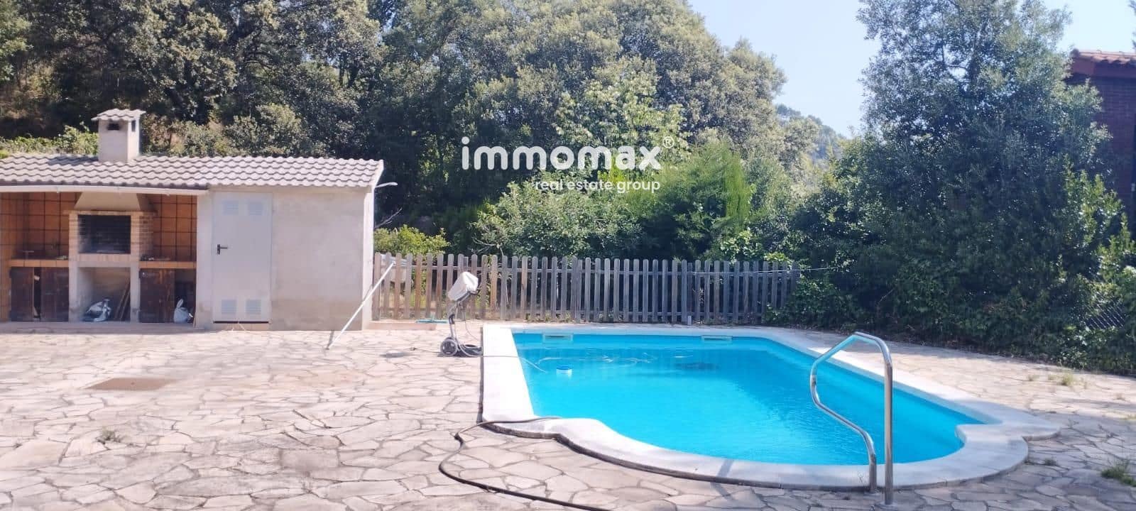 5 bedroom Villa for sale in Torrelles de Llobregat with pool garage - € 805,000 (Ref: 9889292)