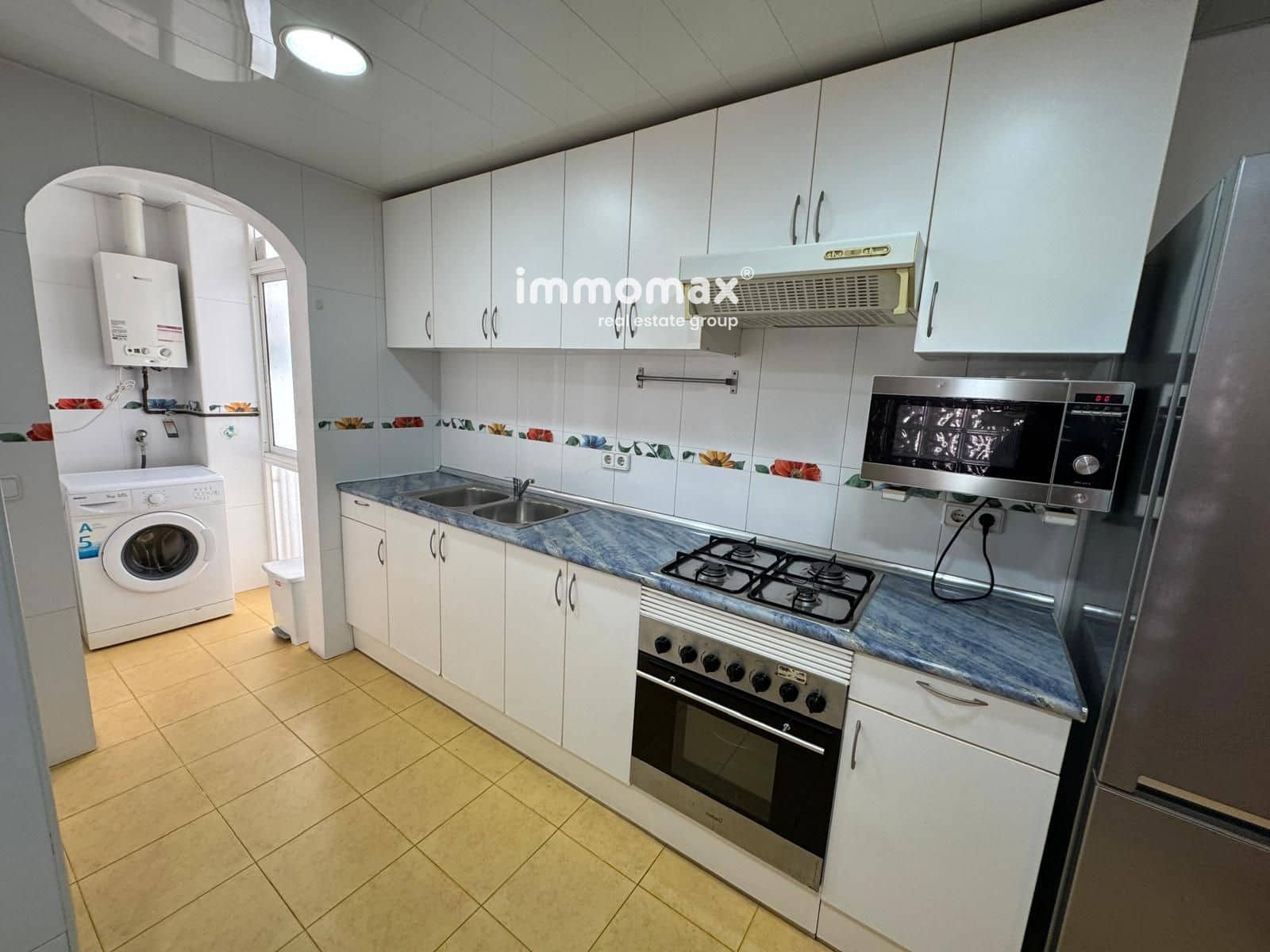 3 bedroom Flat for sale in Sant Boi de Llobregat - € 220,000 (Ref: 9897281)