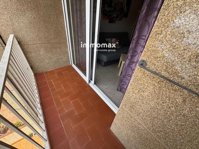 3 bedroom Flat for sale in Sant Boi de Llobregat - € 220,000 (Ref: 9897281)