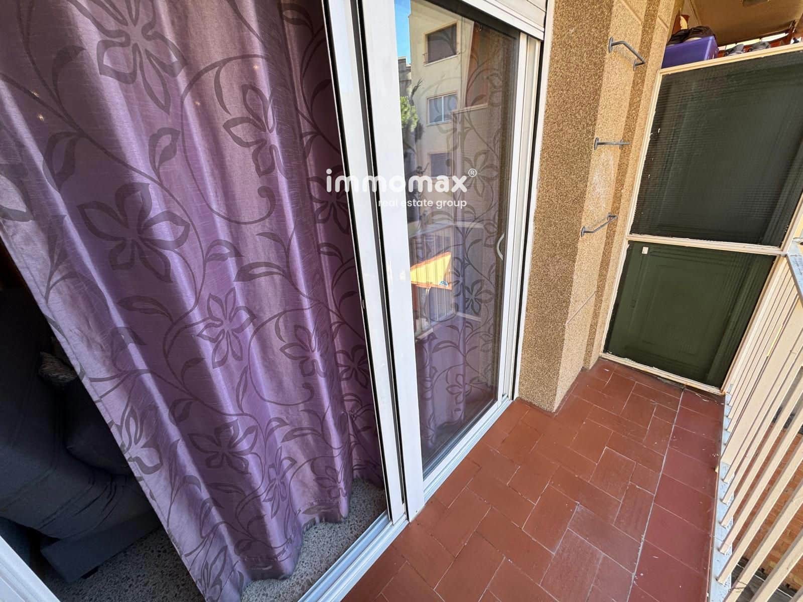 3 bedroom Flat for sale in Sant Boi de Llobregat - € 220,000 (Ref: 9897281)