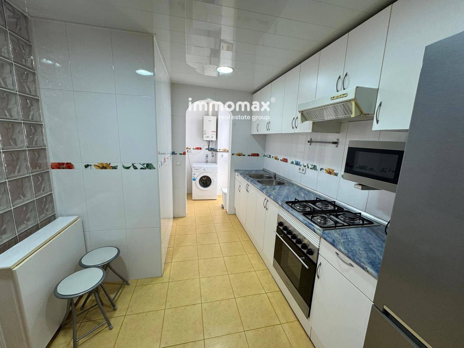 3 bedroom Flat for sale in Sant Boi de Llobregat - € 220,000 (Ref: 9897281)