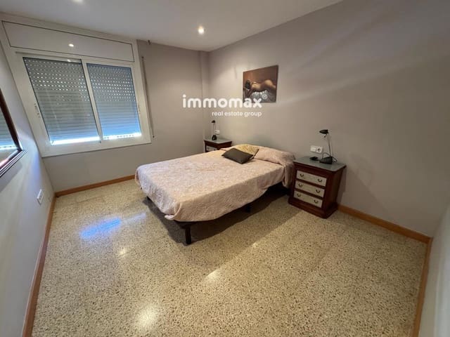 3 bedroom Flat for sale in Sant Boi de Llobregat - € 220,000 (Ref: 9897281)
