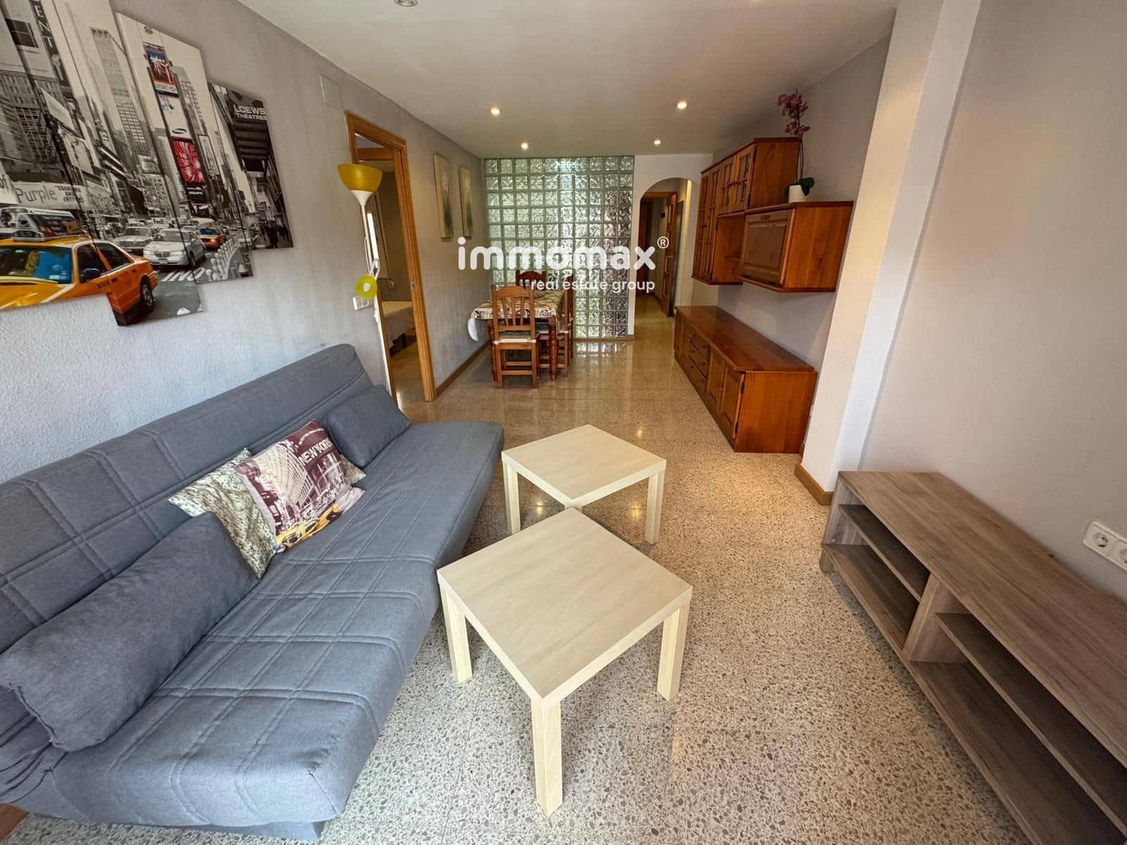 3 bedroom Flat for sale in Sant Boi de Llobregat - € 220,000 (Ref: 9897281)