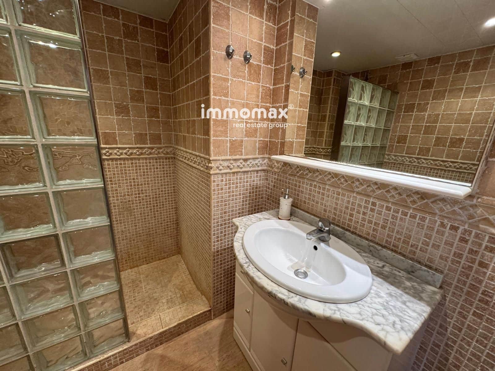 3 bedroom Flat for sale in Sant Boi de Llobregat - € 220,000 (Ref: 9897281)