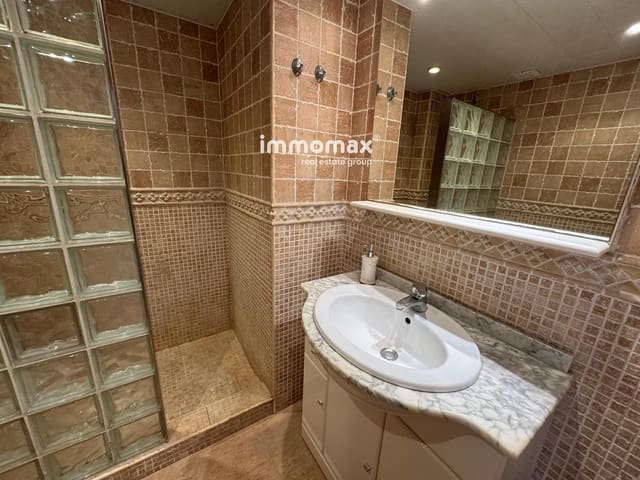 3 bedroom Flat for sale in Sant Boi de Llobregat - € 220,000 (Ref: 9897281)