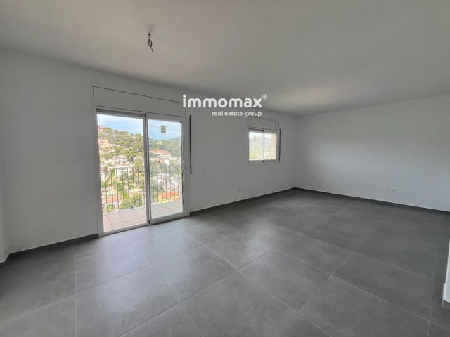 4 slaapkamer Villa te koop in Cubelles met garage - € 390.000 (Ref: 9897282)