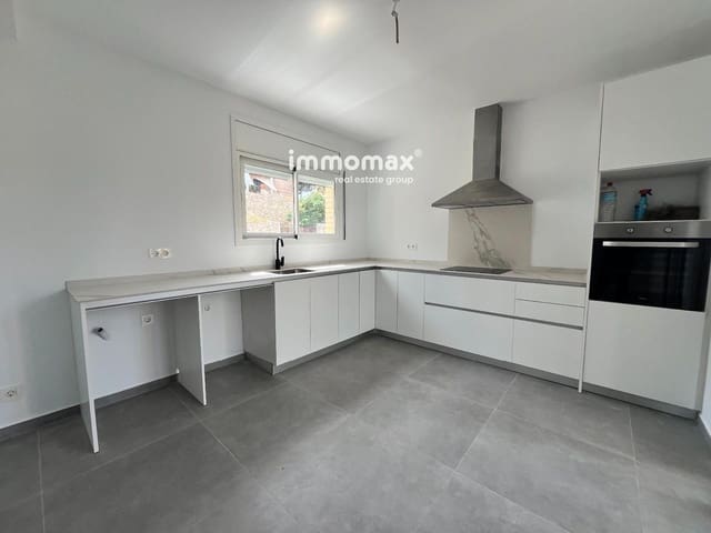 4 camera da letto Villa in vendita in Cubelles con garage - 390.000 € (Rif: 9897282)