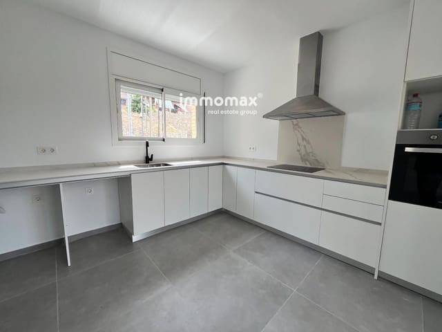 4 camera da letto Villa in vendita in Cubelles con garage - 390.000 € (Rif: 9897282)