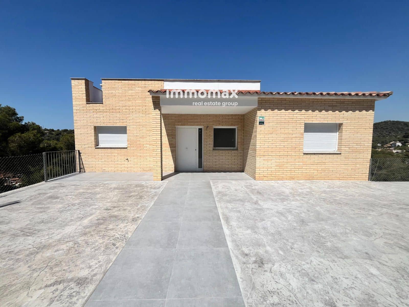 4 bedroom Villa for sale in Cubelles with garage - € 390,000 (Ref: 9897282)