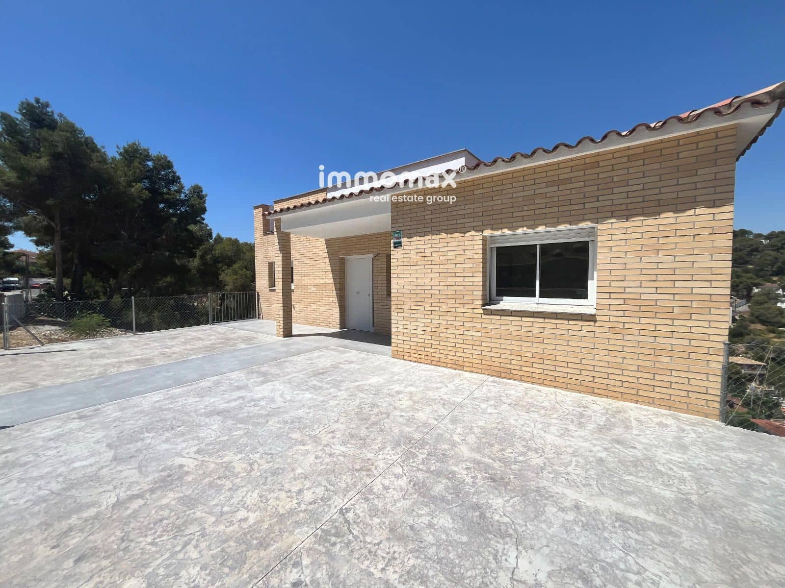 4 bedroom Villa for sale in Cubelles with garage - € 390,000 (Ref: 9897282)