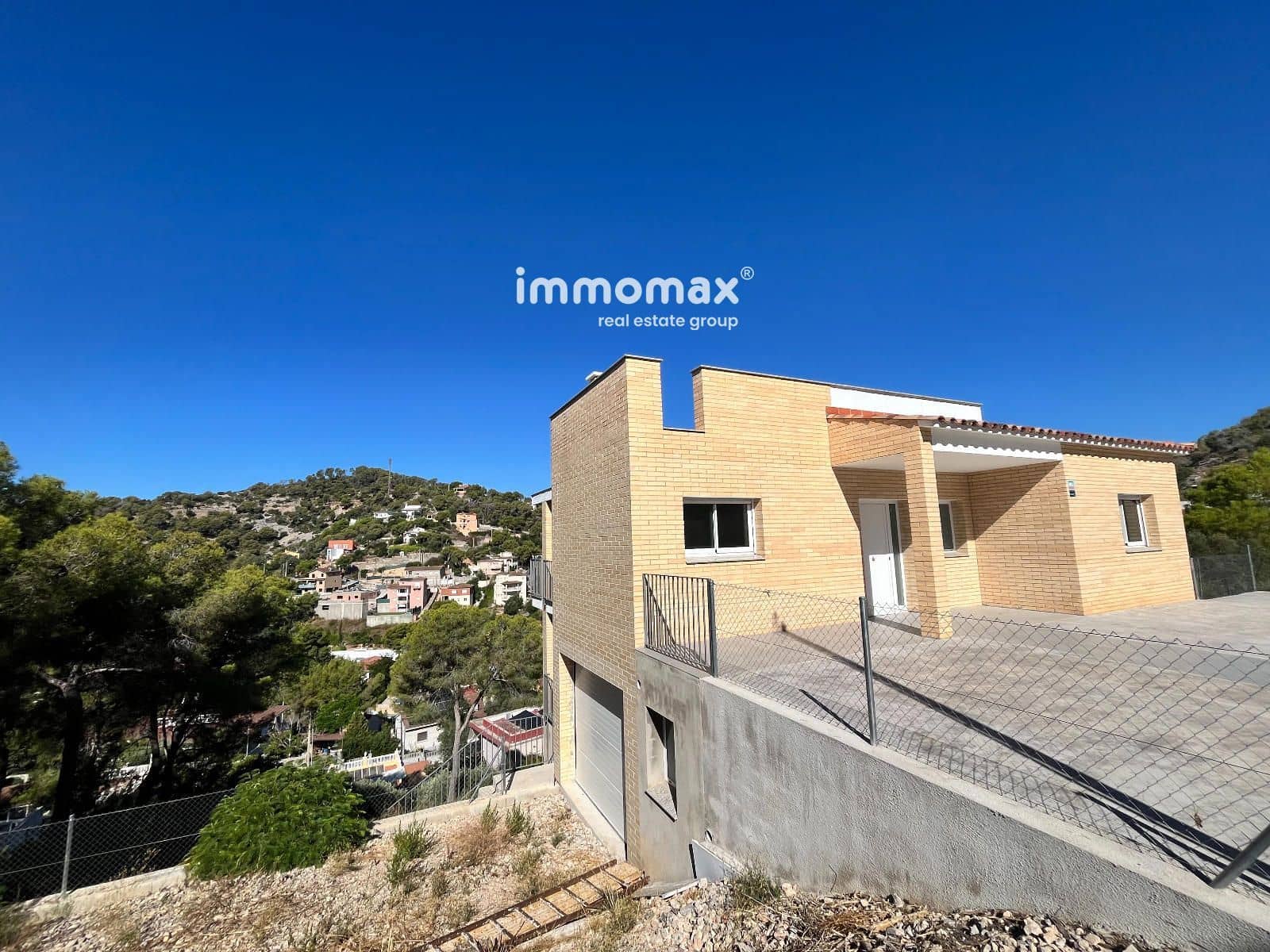 4 bedroom Villa for sale in Cubelles with garage - € 390,000 (Ref: 9897282)