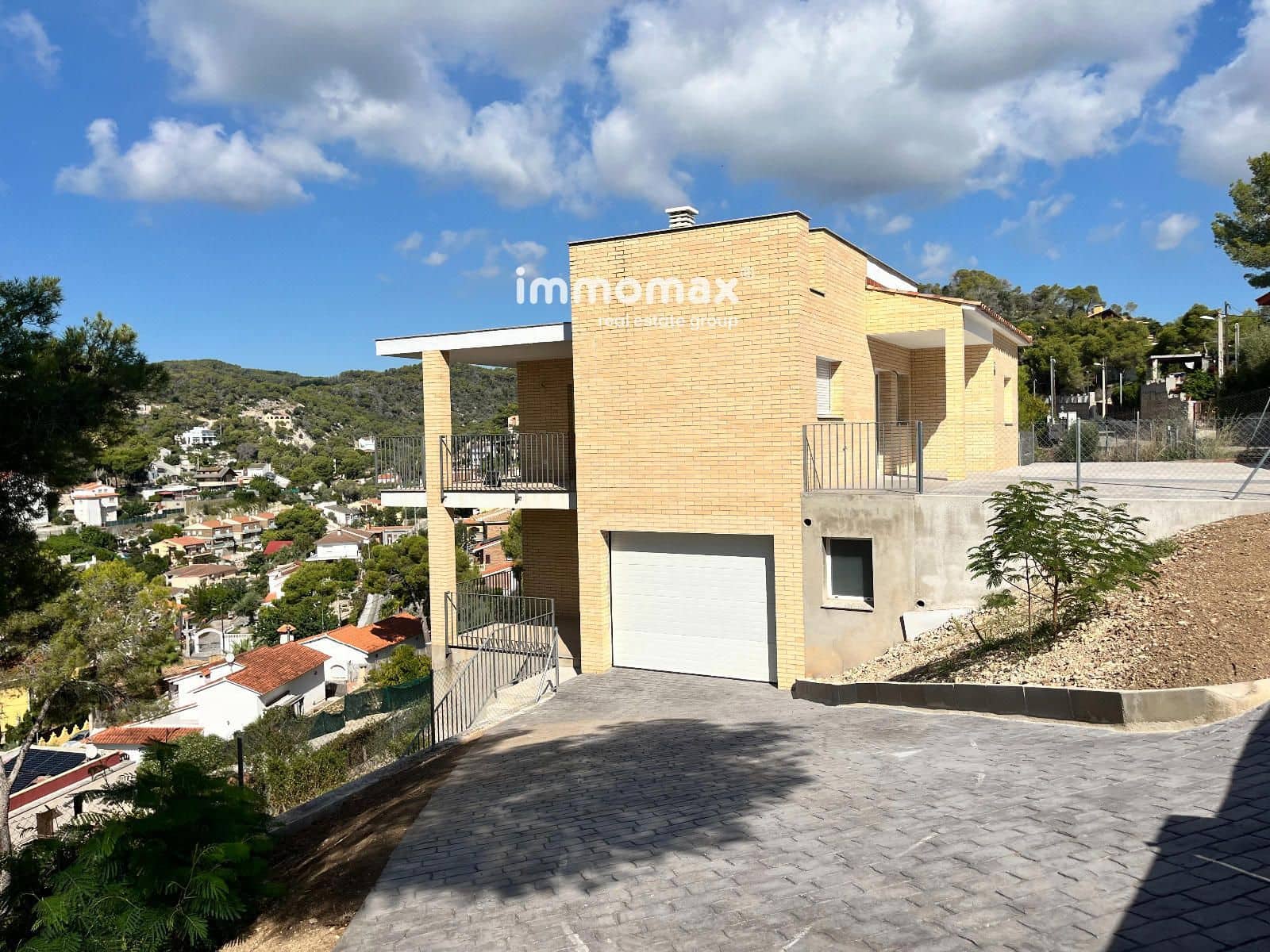 4 bedroom Villa for sale in Cubelles with garage - € 379,000 (Ref: 9897282)