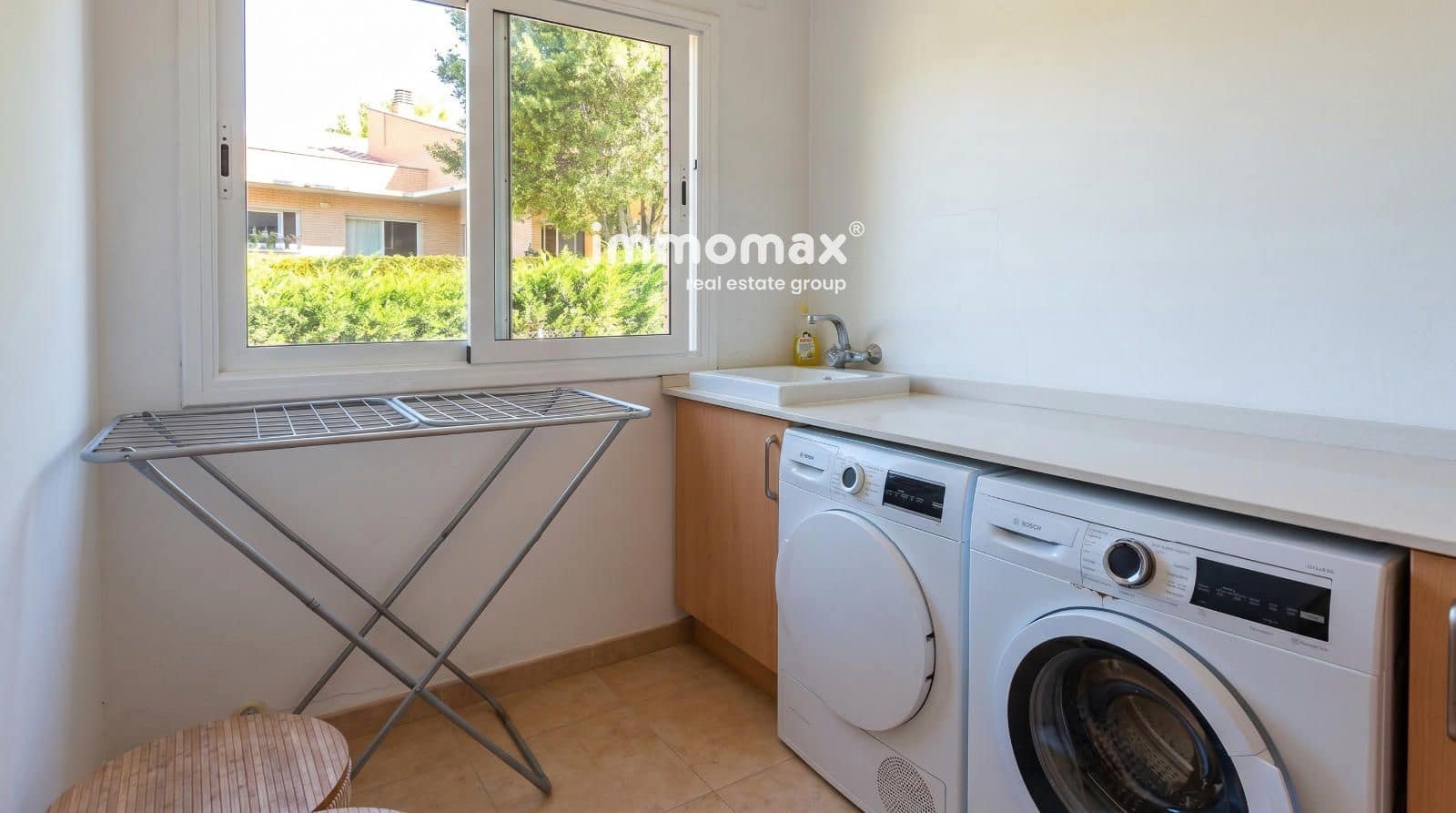 4 bedroom Villa for sale in Sabadell with garage - € 800,000 (Ref: 9919332)