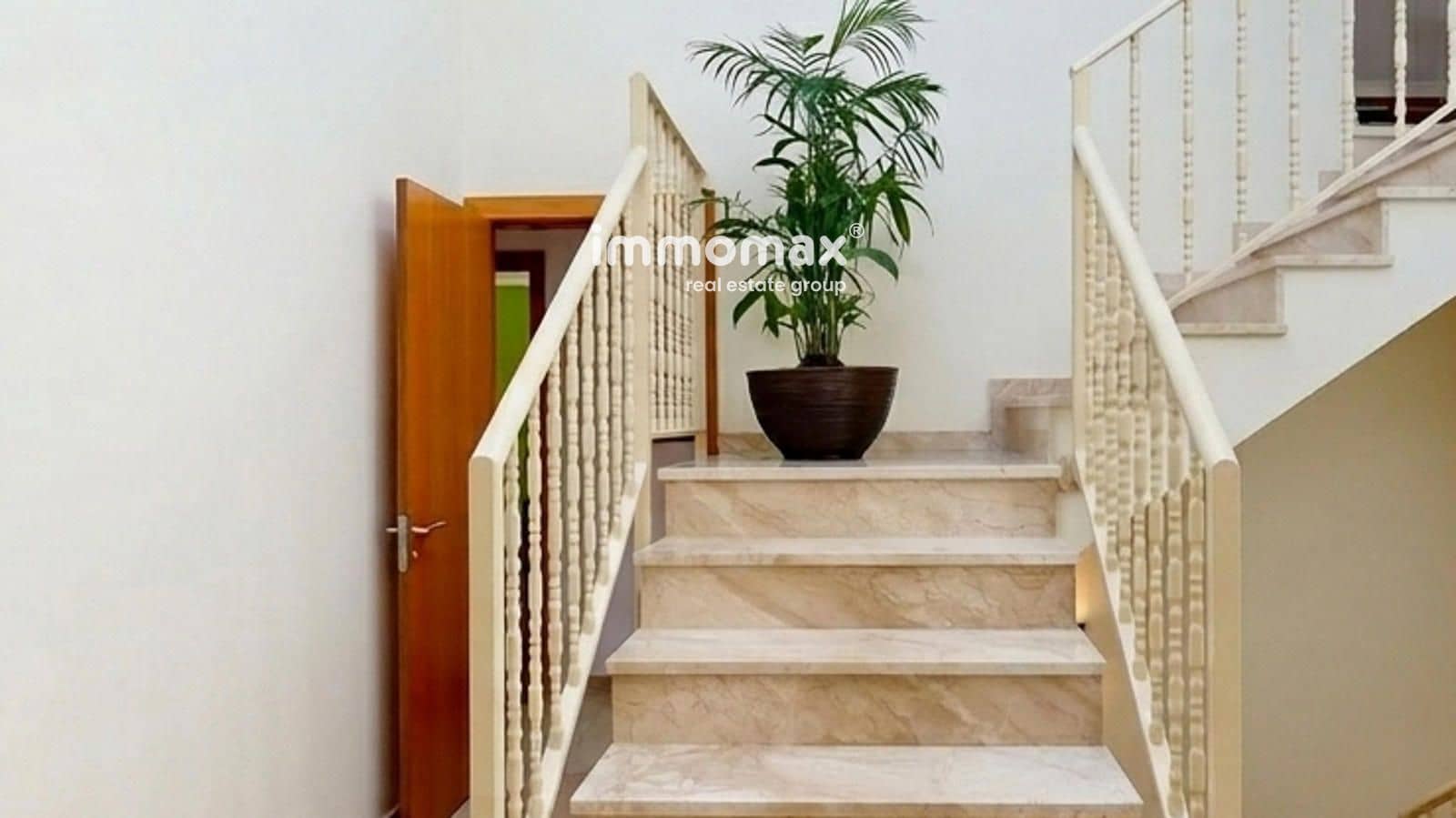 4 bedroom Villa for sale in Sabadell with garage - € 800,000 (Ref: 9919332)