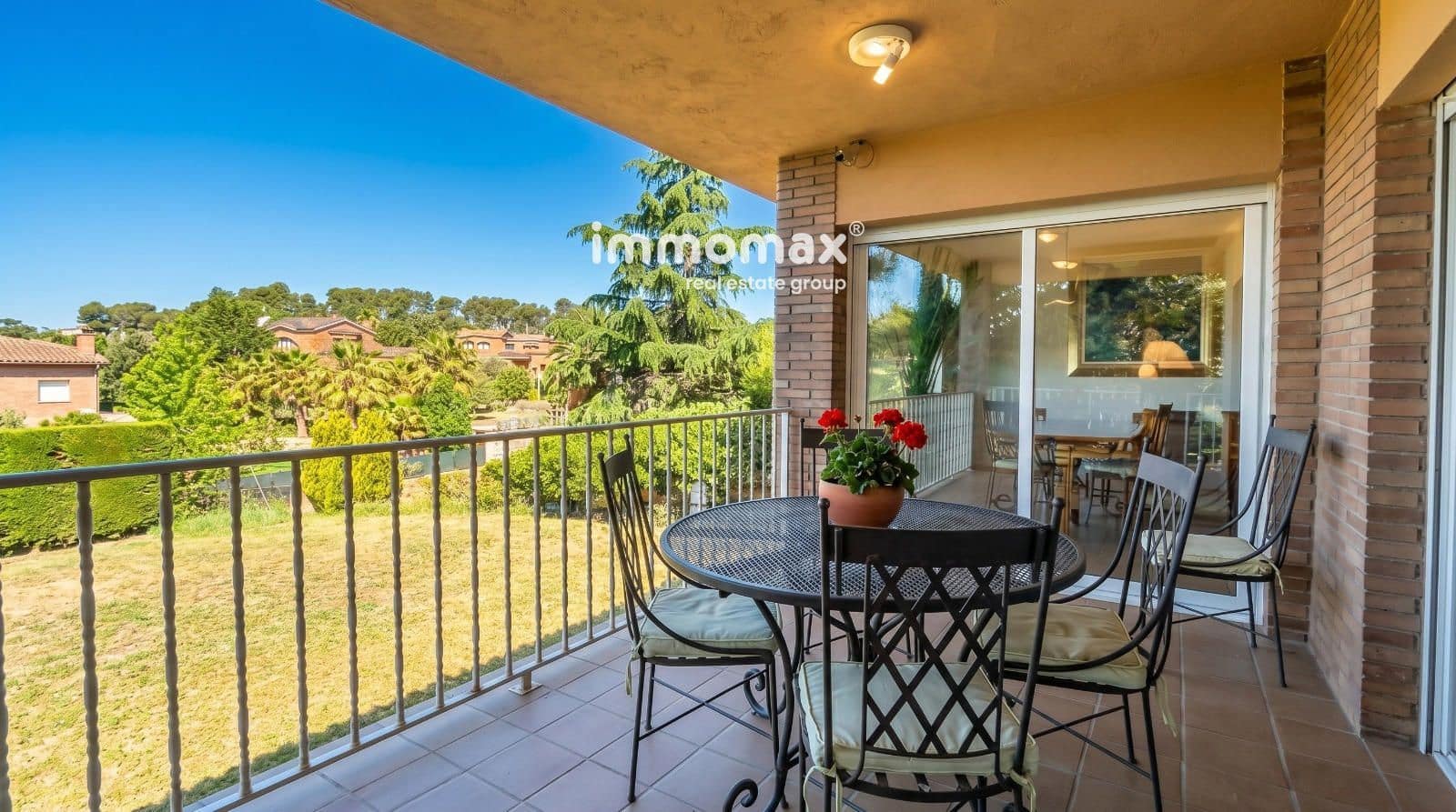 4 bedroom Villa for sale in Sabadell with garage - € 800,000 (Ref: 9919332)