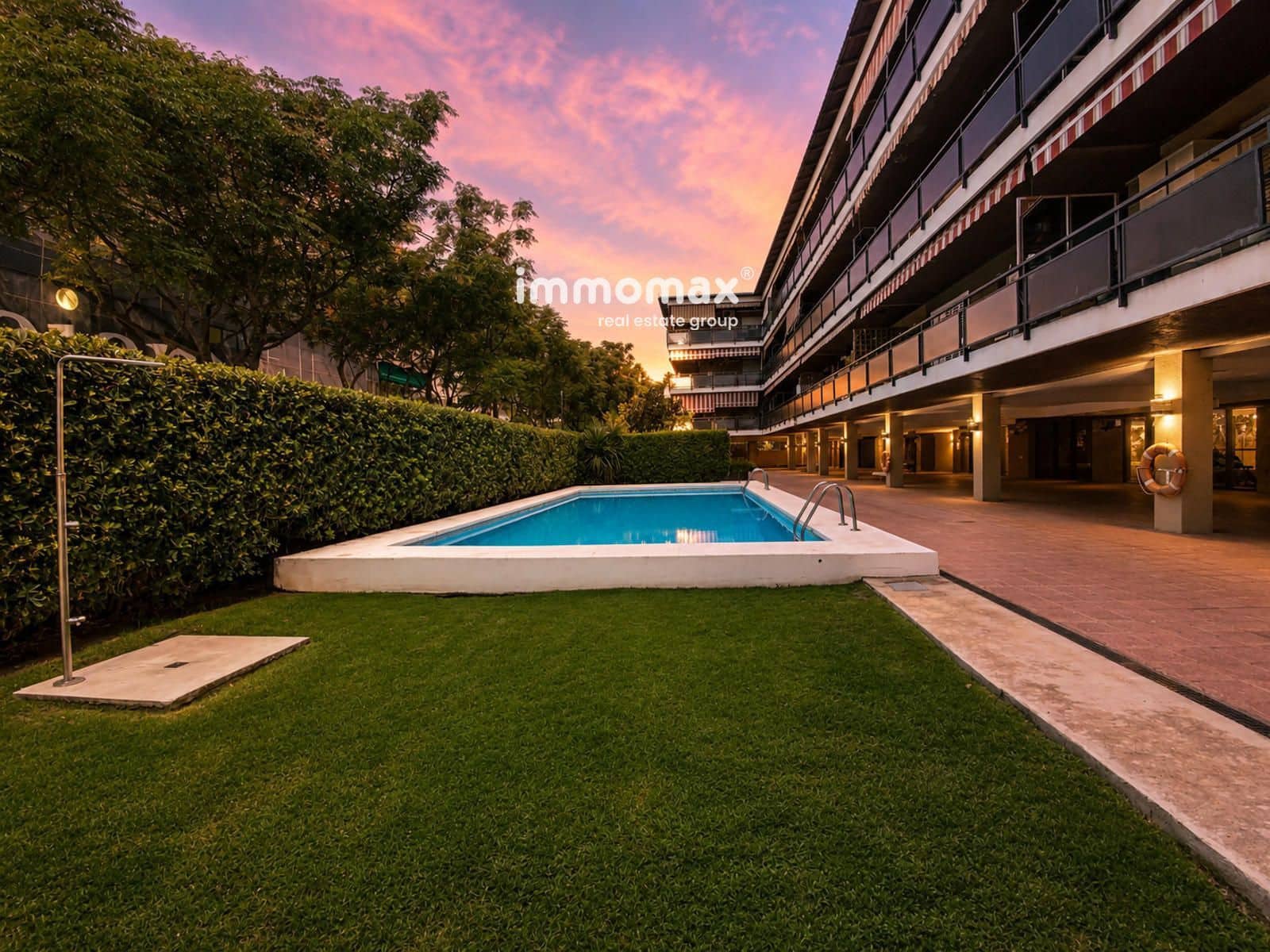 2 bedroom Flat for sale in Castelldefels with pool garage - € 415,000 (Ref: 9921177)