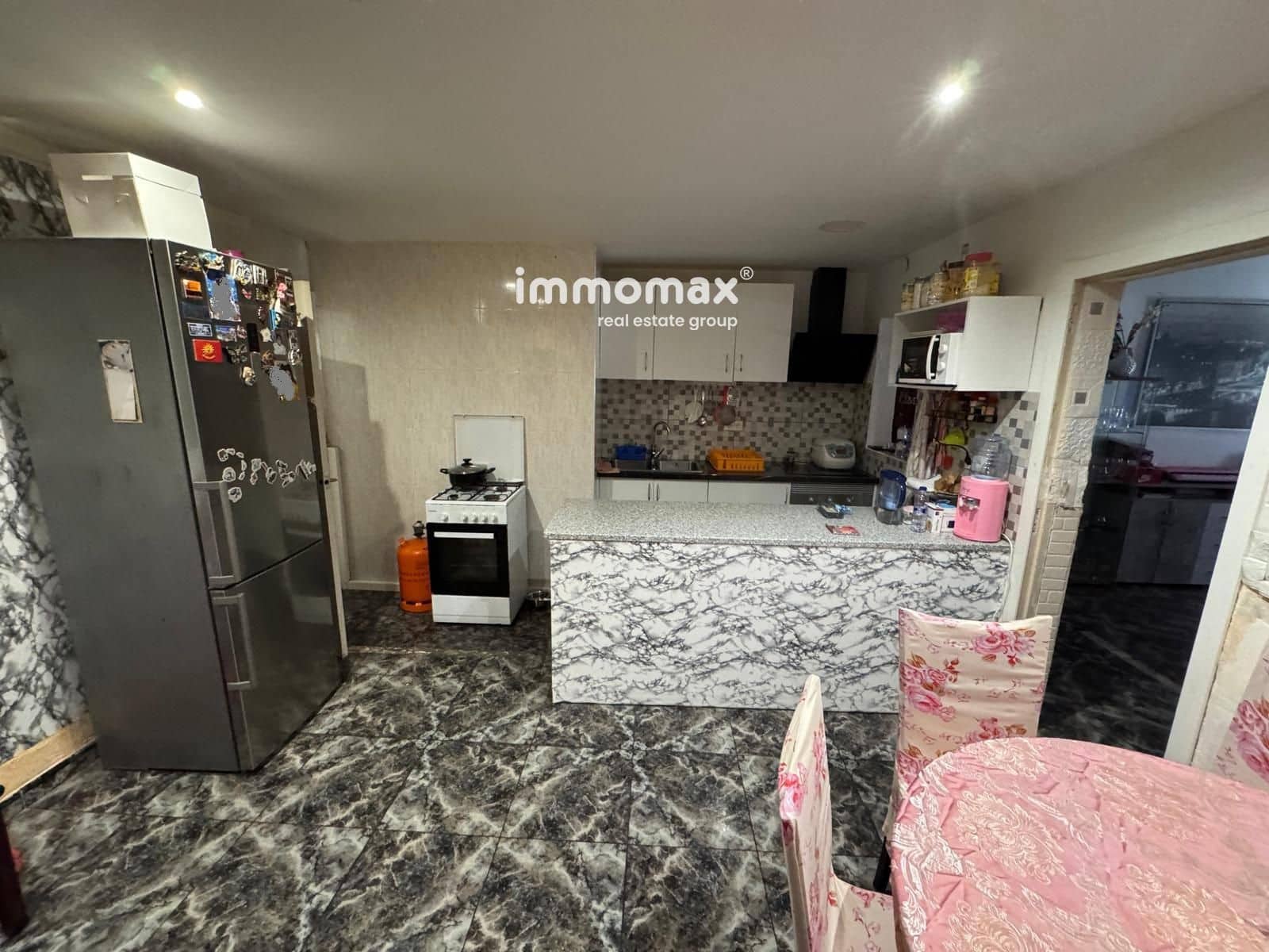 Flat for sale in Sant Boi de Llobregat - € 169,500 (Ref: 9928544)