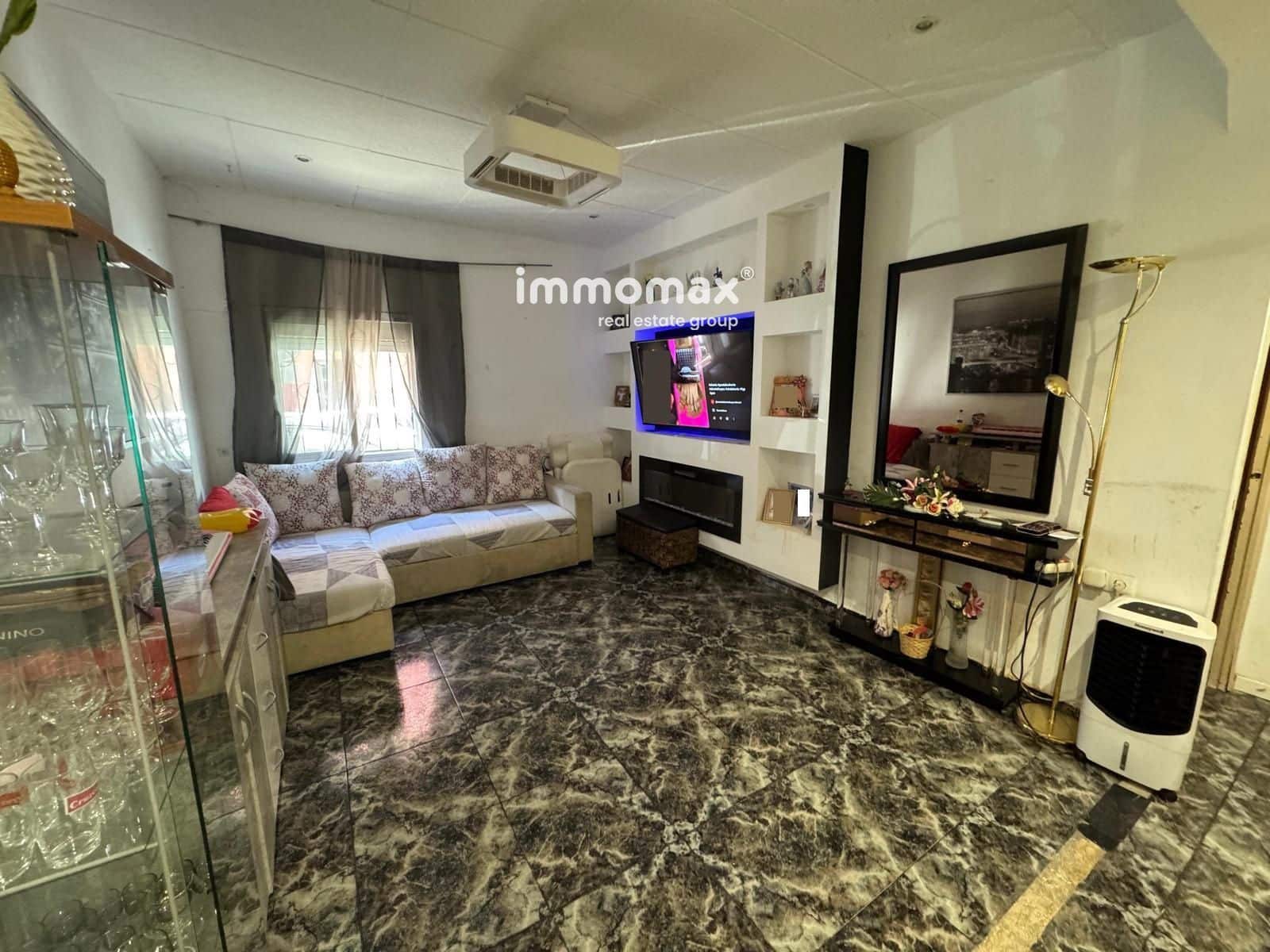 Flat for sale in Sant Boi de Llobregat - € 169,500 (Ref: 9928544)