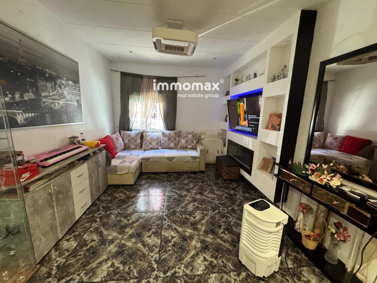 Flat for sale in Sant Boi de Llobregat - € 169,500 (Ref: 9928544)