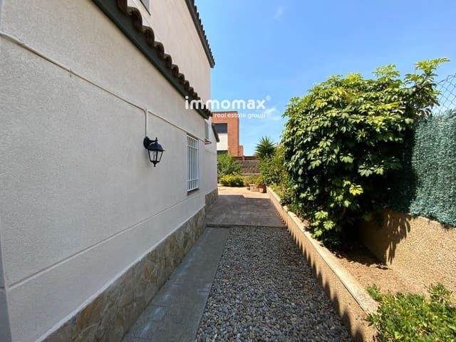 6 soveværelse Villa til salg i Cubelles med swimmingpool garage - € 599.000 (Ref: 9938907)