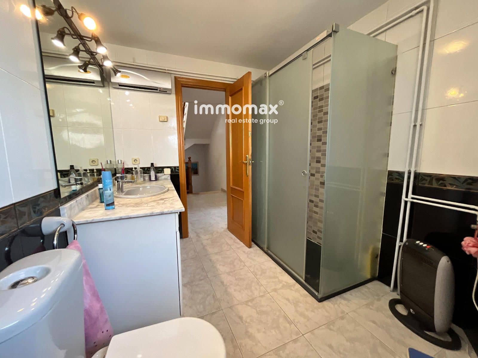 5 soveværelse Byhus til salg i Vilanova i la Geltru med garage - € 520.000 (Ref: 9941273)