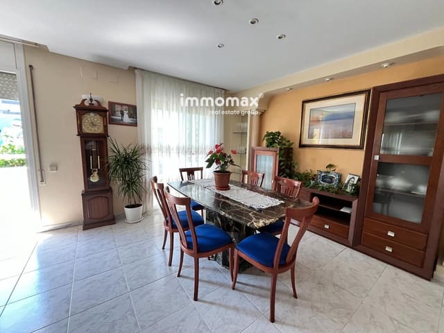 5 slaapkamer Huis te koop in Vilanova i la Geltrú met garage - € 520.000 (Ref: 9941273)