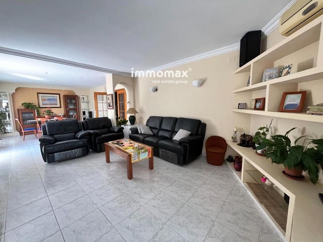 5 slaapkamer Huis te koop in Vilanova i la Geltrú met garage - € 520.000 (Ref: 9941273)