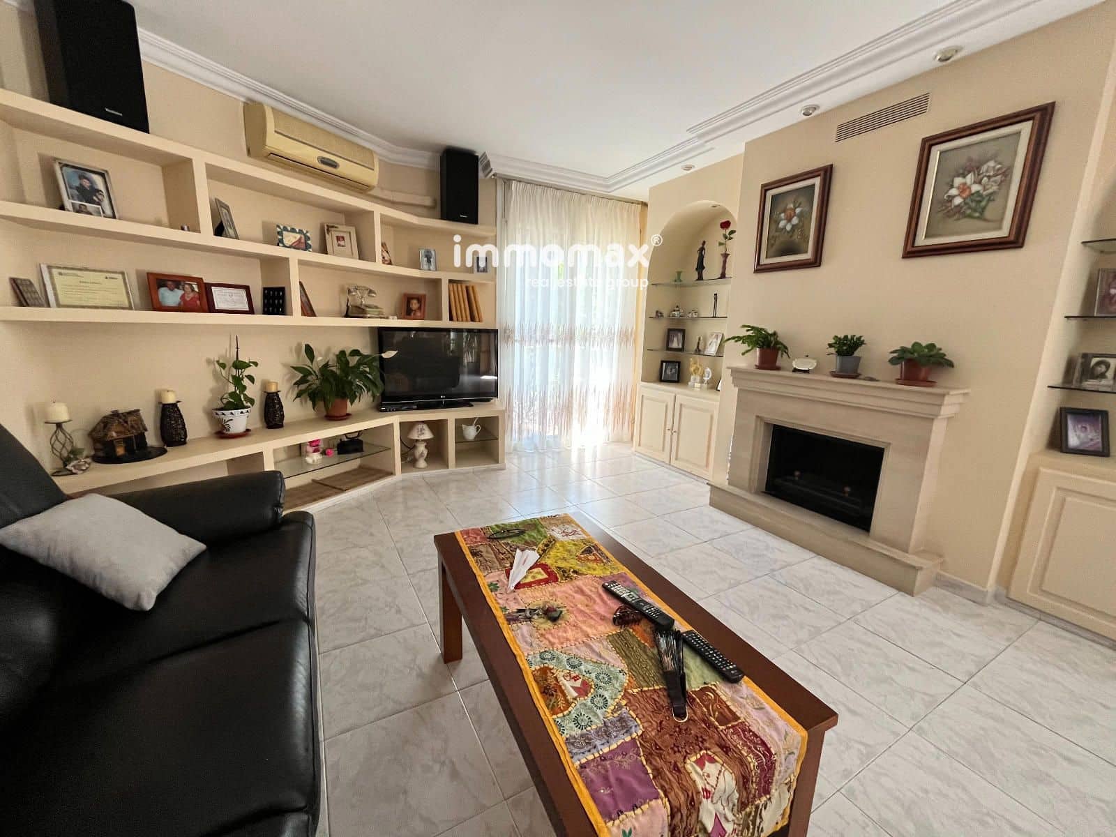 5 bedroom Townhouse for sale in Vilanova i la Geltru with garage - € 520,000 (Ref: 9941273)