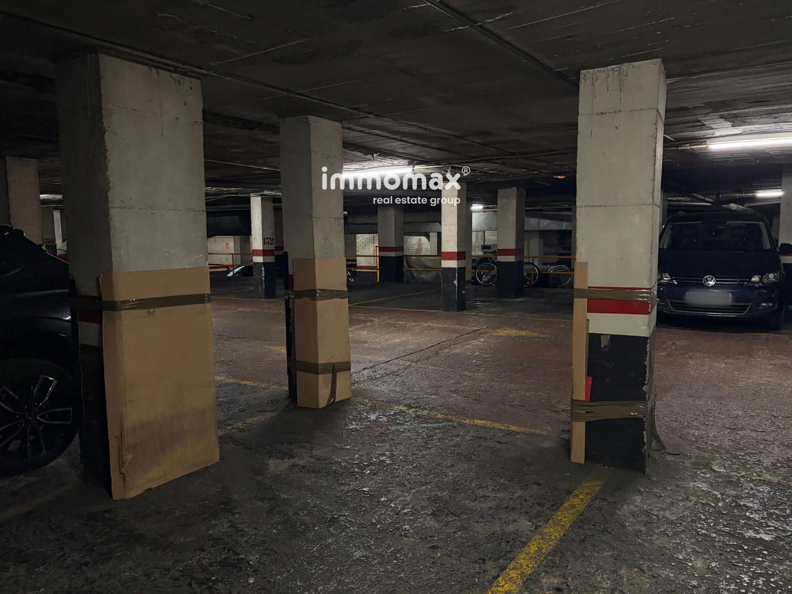 Garage til salg i Barcelona by - € 11.800 (Ref: 9943742)